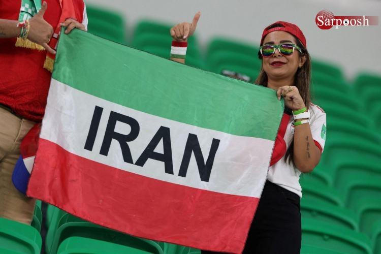 تصاویر تماشاگران جام جهانی قطر,عکس های تماشاگران زن جام جهانی 2022 قطر,تصاویر تماشاگران زن دیدار ایران و آمریکا
