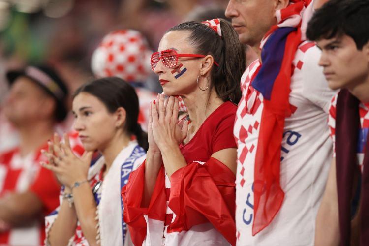 تصاویر تماشاگران جام جهانی قطر,عکس های تماشاگران زن در یک چهارم نهایی جام جهانی 2022 قطر,تصاویر تماشاگران دیدار برزیل و کرواسی