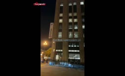 فیلم/ فحاشی به ایلان ماسک با استفاده از پروژکتور بر روی یکی از ساختمان‌های شرکت توییتر