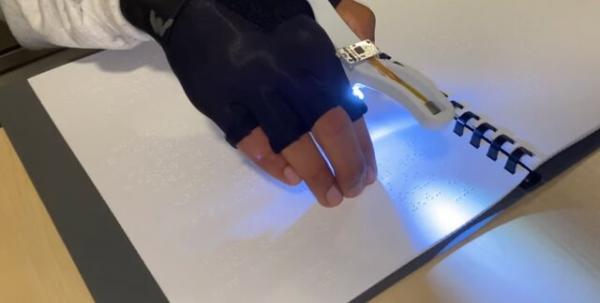 دستکش هوشمند,ابداع دستکشی با قابلیت آموزش خط بریل به نابینایان