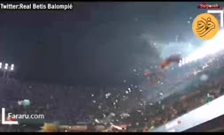فیلم/ پرتاب ۱۴ هزار عروسک به داخل زمین فوتبال توسط هواداران رئال بتیس