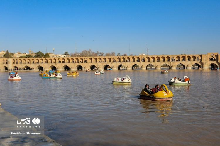تصاویر جاری شدن دوباره آب در زاینده رود,عکس های زاینده رود,تصاویری از بازگشایی زاینده رود در بهمن 1401