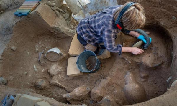 گورستان عجیب در فرانسه,کشف گورستان باستانی با آثار شگفت‌انگیز در فرانسه