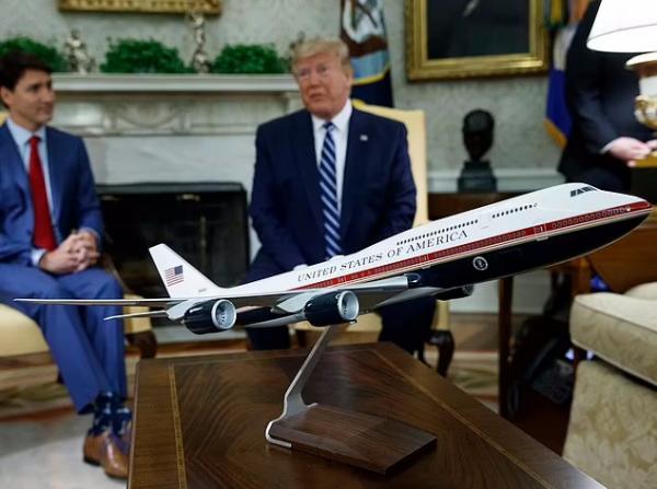 دوهواپیمای جدید رئیس جمهور آمریکا, ارزش هواپیمای رئیس جمهور امریکا3.9میلیارددلار