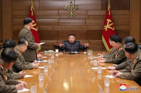 کیم جونگ اون رهبر کره شمالی, جلسه «کمیسیون مرکزی ارتش» کره شمالی