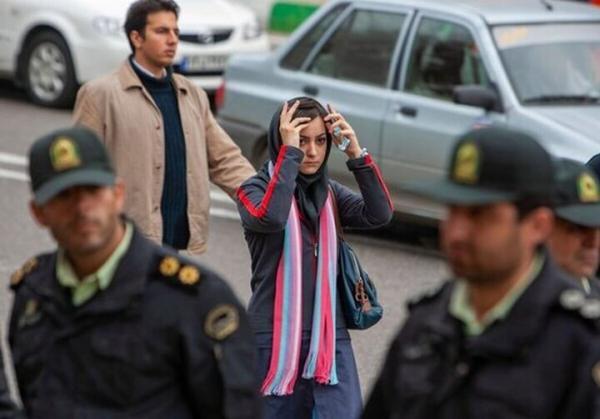 برخورد با دختران بی حجاب,حجاب اجباری در ایران با زور