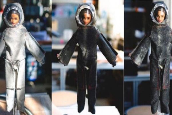 لباس فضایی,کمک عروسک باربی به آزمایش پاکسازی لباس‌های فضایی