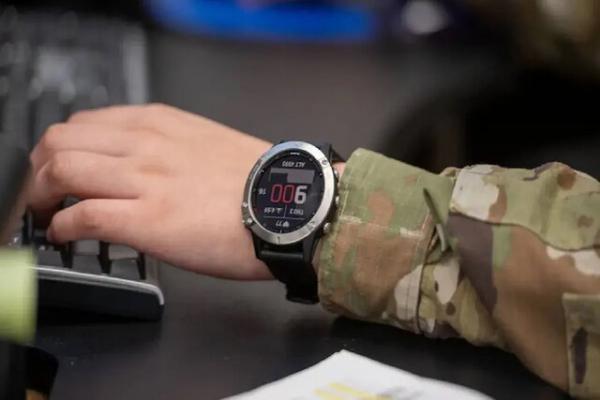 ساعت نظامی هوشمند,ابداع ساعتی نظامی با توانایی تشخیص فوری عفونت