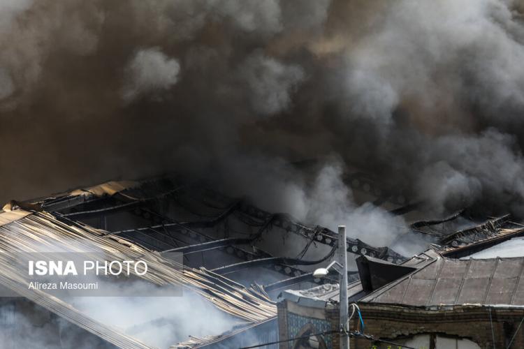 تصاویر آتش‌سوزی گسترده در میدان رازی تهران,عکس های آتش سوزی در تهران,تصاویر آتش سوزی گسترده در تهران