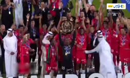 فیلم/ اهدای جام قهرمانی لیگ امارات به یاران نوراللهی در تیم شباب الاهلی