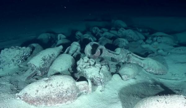 مدیترانه,کشف کوزه‌های دو هزار ساله در اعماق مدیترانه