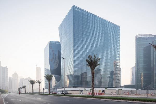 هتل اُپوس,اُپوس سازه ای بسیار متفاوت در امارات با معماری بانوی عراقی