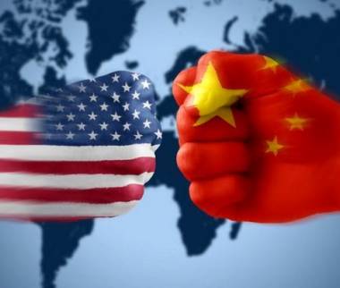 آمریکا و چین,تقابل کشتی‌های جنگی آمریکا و چین در تنگه تایوان