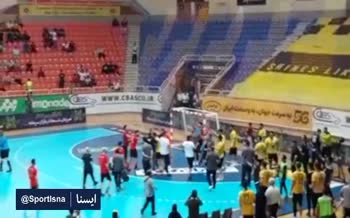 فیلم/ درگیری بازیکنان سپاهان ایران با تیم الریان قطر در هندبال جام باشگاه‌های آسیا