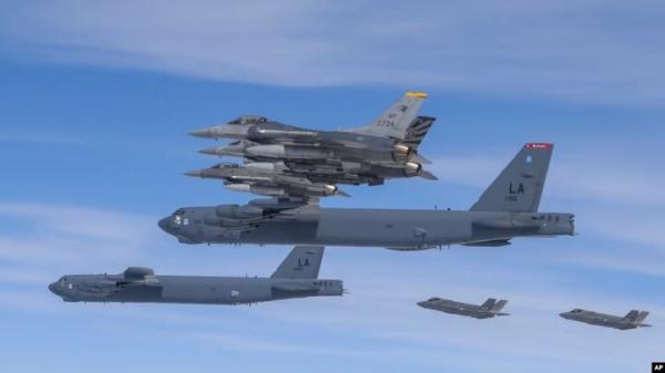 آمریکا در کره شمالی,پرواز بمب‌افکن‌های آمریکایی با کلاهک هسته‌ای بر فراز شبه‌جزیره