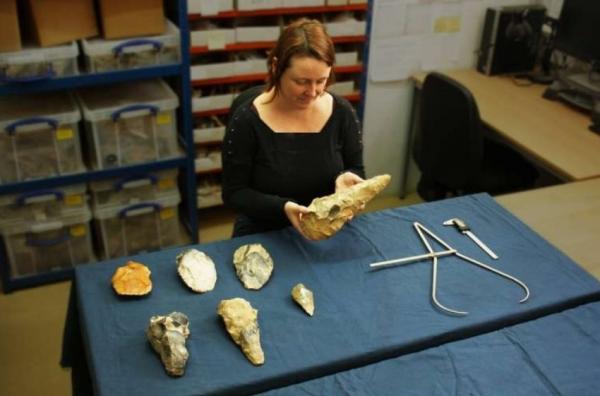 تبر,کشف تبرهای غول‌آسا با قدمت ۳۰۰ هزار سال در انگلستان