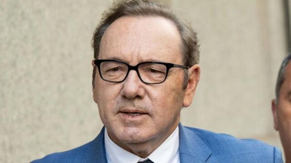 کوین اسپیسی,جرم جنسی کوین اسپیسی