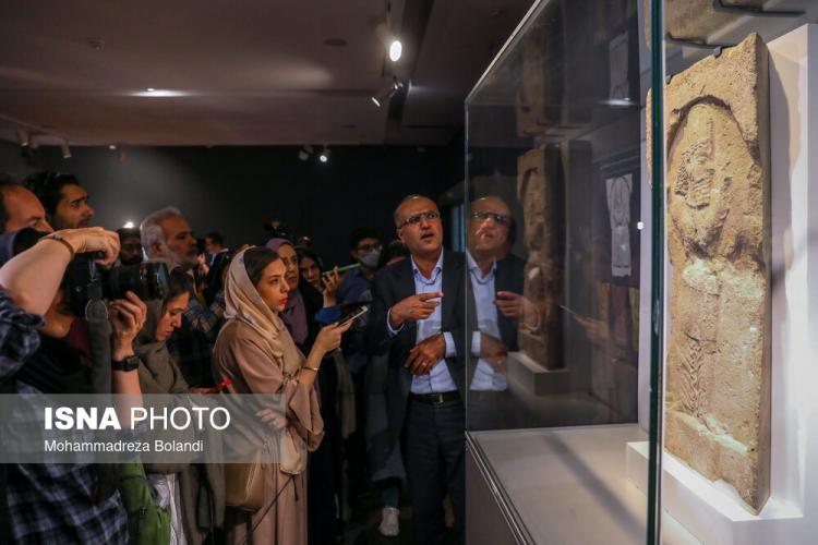تصاویر نقش‌برجسته مرد عالی‌رتبه ساسانی,عکس های نقش‌برجسته مرد عالی‌رتبه ساسانی,تصاویر سنگ نگاره ساسانی در موزه ملی