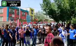 شعار هواداران استقلال علیه وزیر ورزش و رئیس سازمان خصوصی سازی/ درخواست هواداران: سعید آذری را بیاورید