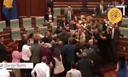 فیلم/ درگیری شدید نمایندگان در پارلمان کوزوو