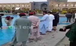 فیلم/ آب‌بازی طالبان در میدان نقش جهان اصفهان!