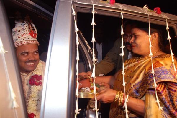 سنت های عجیب در هند,آداب و رسوم عجیب ازدواج که در کشور هند