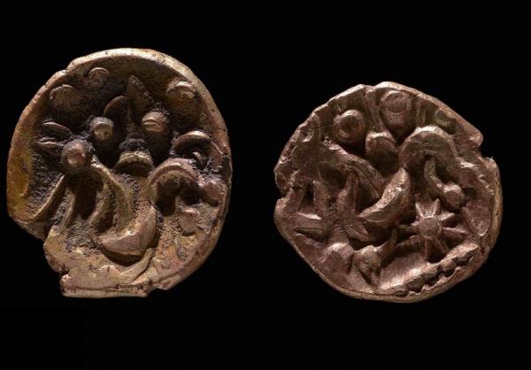 سکه های باستانی در ولز,کشف گنجینۀ سکه‌های طلایی عجیب در ولز