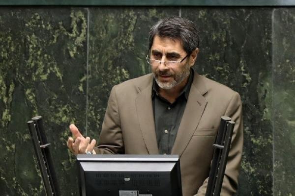 محمد حسینی,انتقاد نماینده مجلس از مسئولان