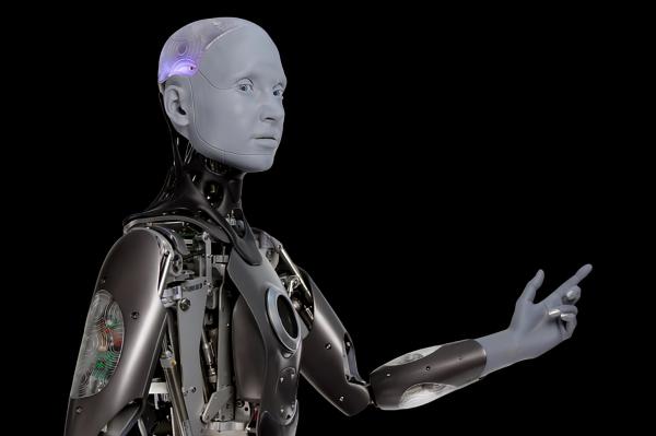 ربات انسان‌نمای آمکا,پیش‌بینی پیشرفته‌ترین ربات انسان‌نمای جهان از ۱۰۰ سال آینده