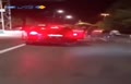 فیلم/ قمه‌کشی و حمله به خودرو ۲۰۶ توسط چند اراذل وسط اتوبانی در تهران