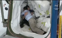 فیلم/ لحظه ورود یاسمین مقبلی و فضانوردانِ ناسا به ایستگاه فضایی بین‌ المللی