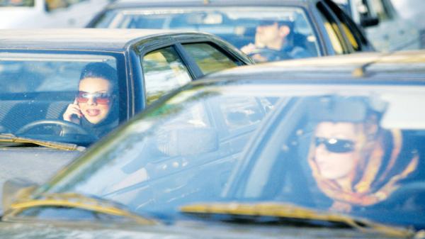 رانندگی زنان,تداوم نگاه‌های جنسیتی به رانندگی زنان در سطح شهر