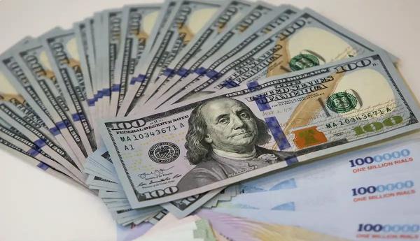 دلار دلار,قیمت دلار در مهر 1402