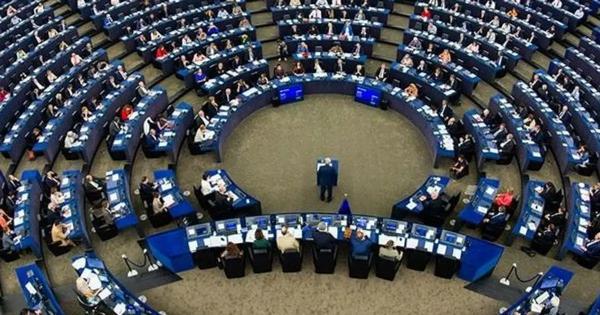 اتحادیه اروپا,۳۰ نماینده اتحادیه اروپا خواستار قرار دادن سپاه در فهرست سازمان های تروریستی