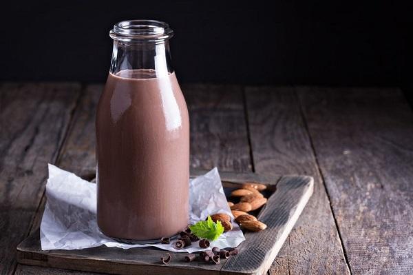 شیر کاکائو,توصیه متخصص تغذیه برای حذف شیرکاکائو را از صبحانه کودکان