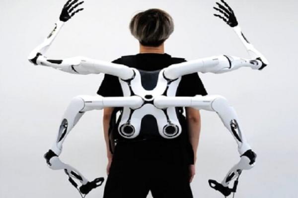 بازوی رباتیک,ابداع بازوهای رباتیک برای تبدیل انسان به سایبورگ‌های دیجیتال