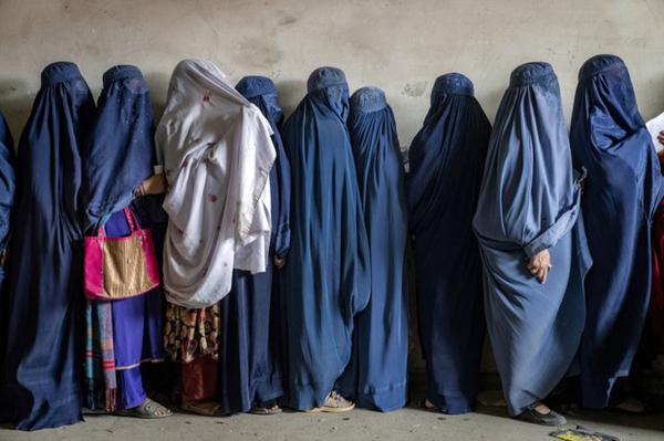 گزارشی ترسناک از وضعیت ناگوار زنان و دختران افغانستانی,زنان افغانستانی
