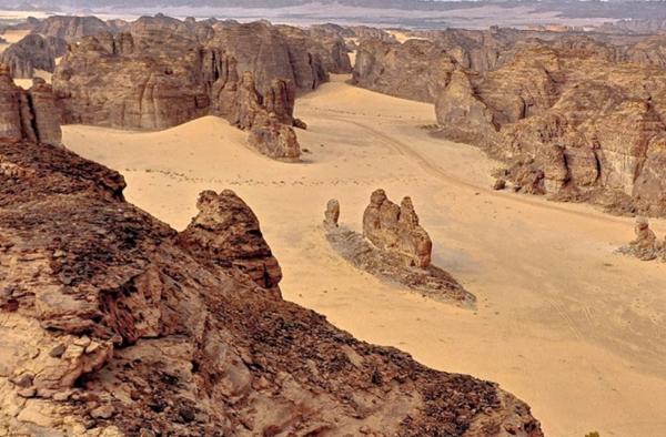 تبر عصرحجری,بزرگ‌ترین تبر عصرحجری جهان در العلای عربستان