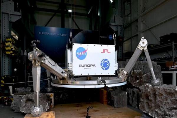 اروپا لندر,آزمایش اولین فرودگر ماموریت اروپا لندر توسط ناسا