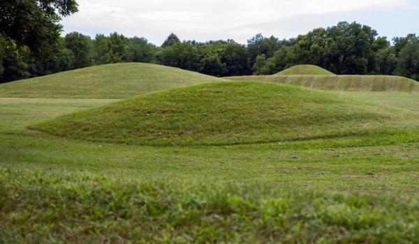 تپه‌سازها در آمریکا,آثار مرموز 2 هزارساله‌ در تپه های آمریکا
