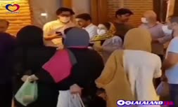 فیلم/ استقبال احساسی مردم از مرحوم گلپا در حین قدم زدن در یک بازارچه