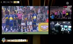 فیلم/ اخراج بازیکن بوکاجونیورز به دلیل چک زدن به بازیکن فلومیننزه در فینال کوپا لیبرتادورس