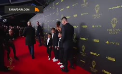 ورود مسی به محل برگزاری مراسم توپ طلا 2023/ بادیگارد لئو دست بردار او نیست!