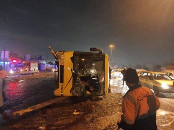 حوادث تهران,واژگونی اتوبوس مسافربری در غرب تهران