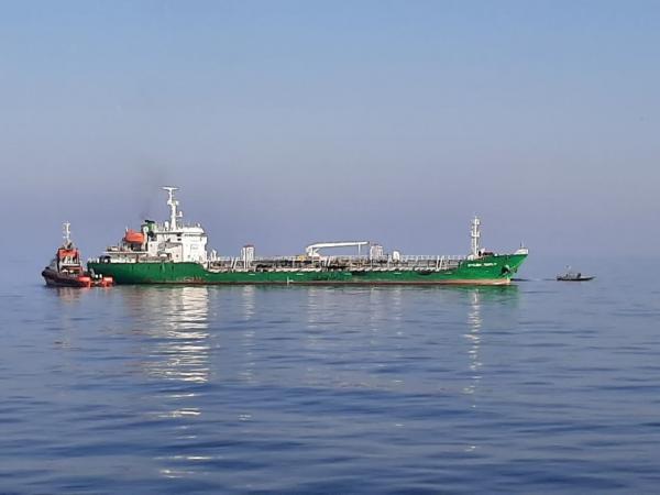 توقیف دو کشتی حامل سوخت قاچاق توسط سپاه,توقیف نفتکش حامل سوخت قاچاق