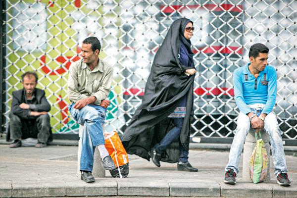 خط‌فقر متوسط کشوری,روند زنانه‌شدن فقر در ایران