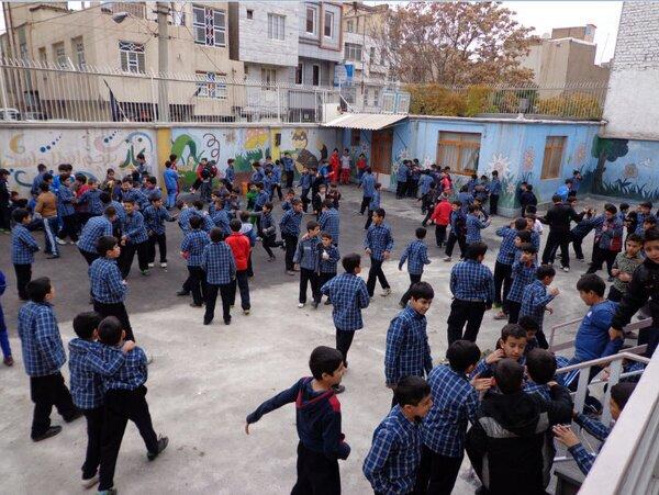 تنبیه بدنی دانش آموزان,آزار فیزیکی کودک ۱۳ساله توسط ناظم مدرسه شاهد در تهران
