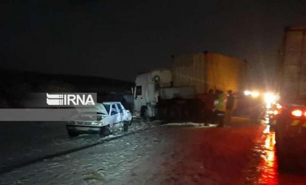 حوادث اصفهان,تصادف زنجیره‌ای ۱۴ خودرو در آزادراه شیراز - اصفهان