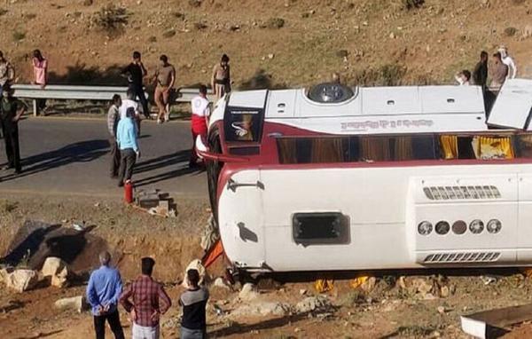 حوادث سمنان,واژگونی اتوبوس در محور سمنان - مهدیشهر