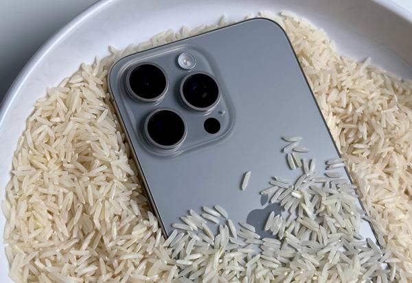 گذاشتن گوشی در کیسه برنج,هشدار اپل درخصوص گذاشتن گوشی خیس در کیسه برنج